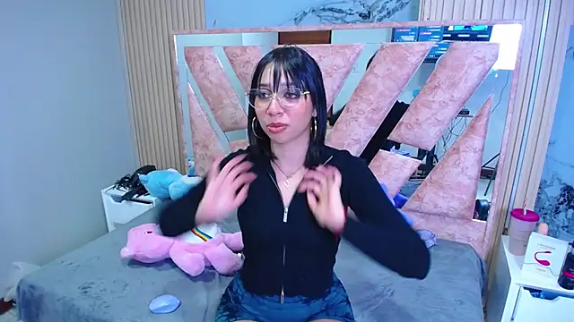 Niina Sissy online show from December 16, 2025, 8:52 am