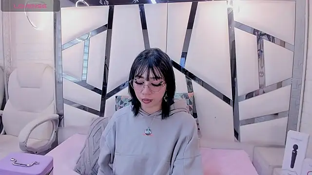 Niina Sissy online show from March 8, 2026, 8:56 pm