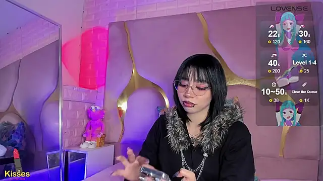 Niina Sissy online show from March 17, 2026, 2:49 am