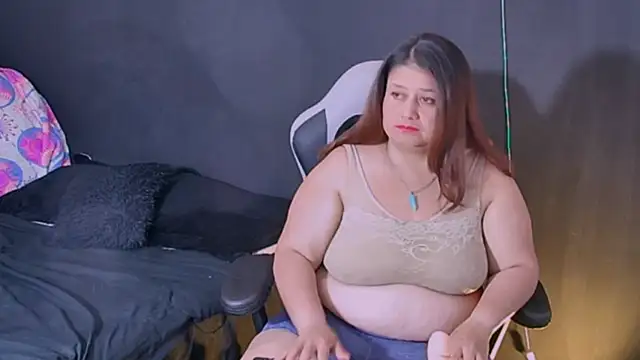 Snapshot of Lizz_Milf chatting on September 19, 2025, 4:14 am Lizz Milf online show from September 19, 2025, 4:14 am