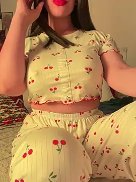 Snapshot of OnlyRima chatting on February 3, 2026, 10:15 pm OnlyRima online show from February 3, 2026, 10:15 pm