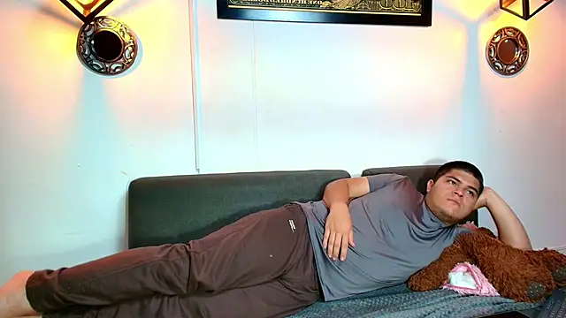 naomi campbel  online show from January 6, 2026, 8:45 pm