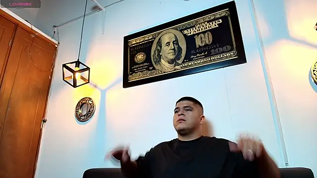 naomi campbel  online show from February 6, 2026, 8:34 pm