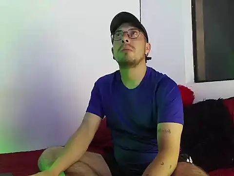 Snapshot of Letorres96 chatting on April 10, 2026, 2:50 am Letorres96 online show from April 10, 2026, 2:50 am