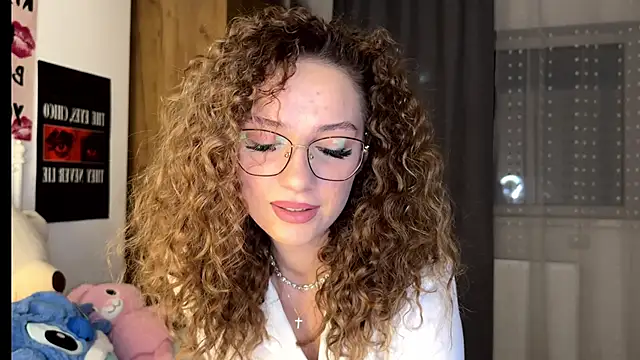 ScarlettSmithX online show from April 9, 2026, 3:17 am