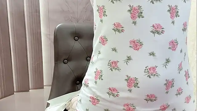 Shenlly online show from April 11, 2026, 1:21 am