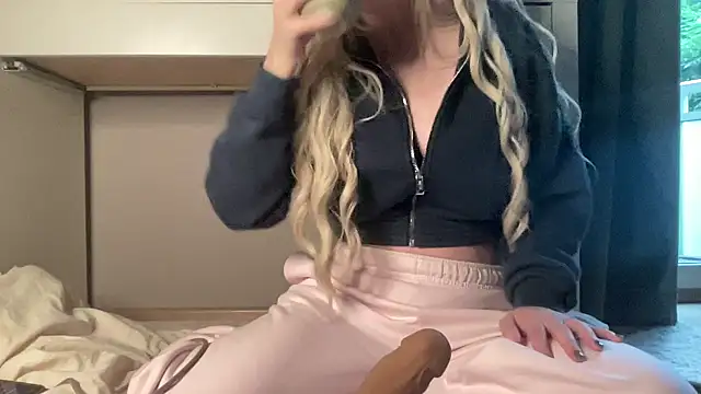 Snapshot of Wodkarella chatting on September 25, 2025, 7:34 am Wodkarella online show from September 25, 2025, 7:34 am