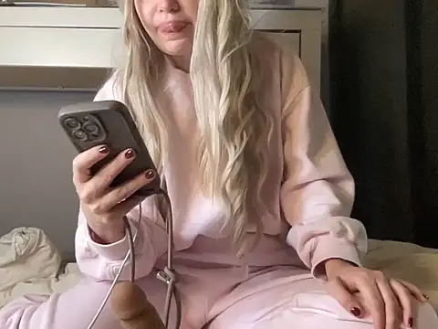 Snapshot of Wodkarella chatting on October 9, 2025, 6:33 am Wodkarella online show from October 9, 2025, 6:33 am