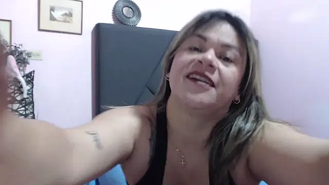 Snapshot of pamela_echeverria chatting on September 22, 2025, 10:17 am pamela echeverria online show from September 22, 2025, 10:17 am