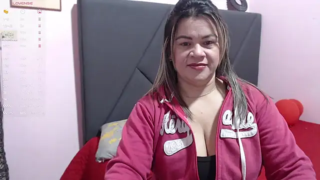 Snapshot of pamela_echeverria chatting on October 1, 2025, 10:21 am pamela echeverria online show from October 1, 2025, 10:21 am