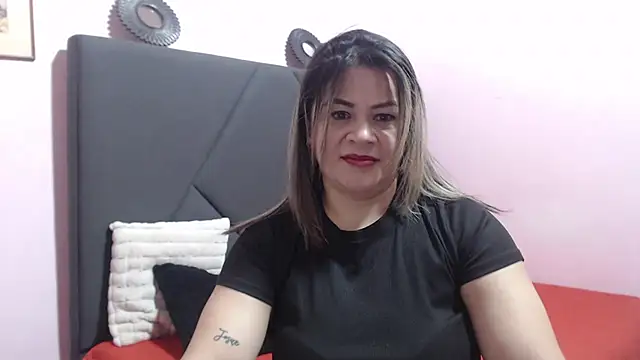 Snapshot of pamela_echeverria chatting on November 11, 2025, 10:59 am pamela echeverria online show from November 11, 2025, 10:59 am