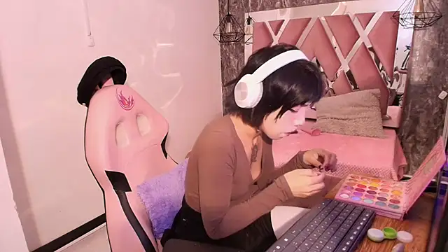 Terraelowen online show from October 3, 2025, 11:40 am