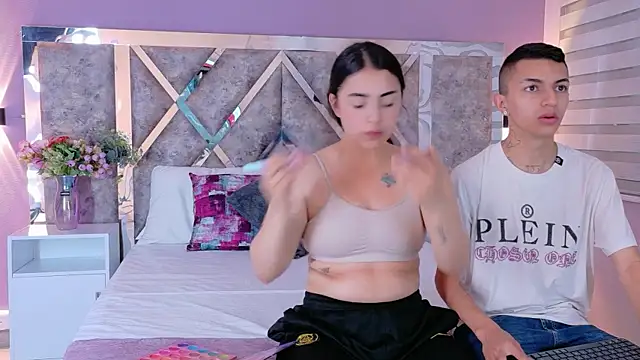 NickandAbby  online show from September 29, 2025, 12:32 pm