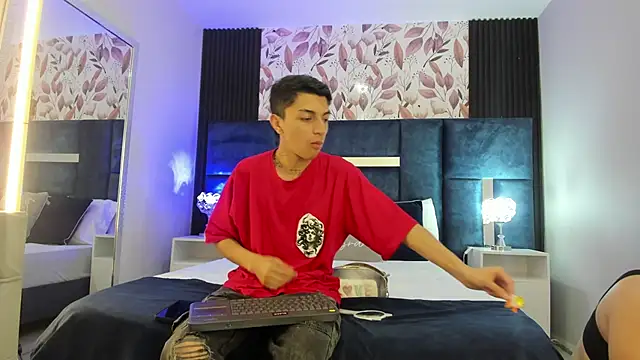 NickandAbby  online show from January 31, 2026, 7:11 pm