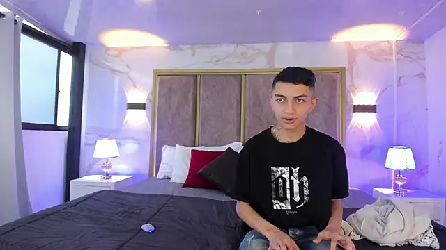 NickandAbby  online show from April 7, 2026, 7:14 pm