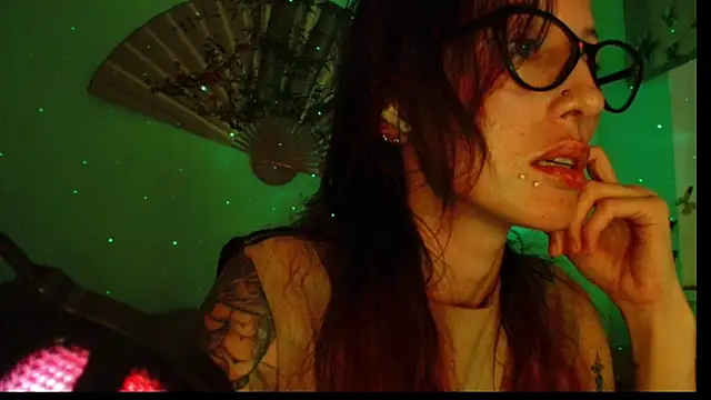 KiotoShine online show from December 3, 2025, 9:13 pm