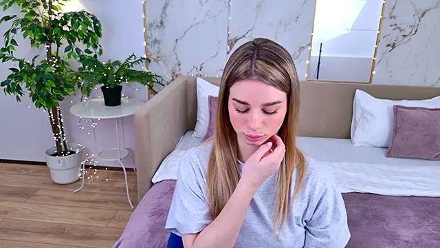 SweetyLicky online show from February 22, 2026, 3:43 pm