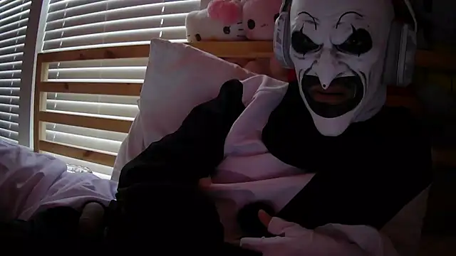 8inchess online show from December 5, 2025, 6:59 pm