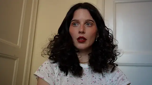 Snapshot of ellaa91 chatting on December 4, 2025, 11:19 am ellaa91 online show from December 4, 2025, 11:19 am