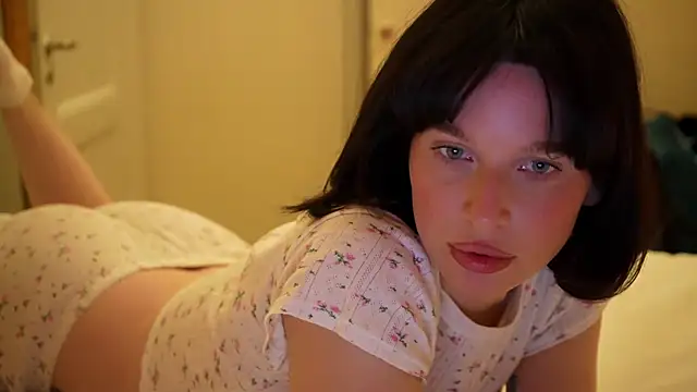 Snapshot of ellaa91 chatting on March 16, 2026, 6:45 pm ellaa91 online show from March 16, 2026, 6:45 pm