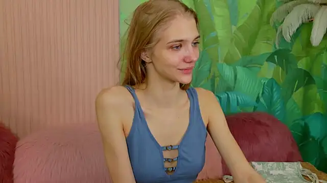 4example Chloe online show from February 27, 2026, 10:37 am