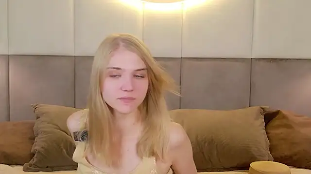 4example Chloe online show from July 16, 2026, 5:46 am