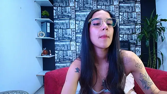 DanielaMonroe online show from April 6, 2026, 8:21 pm