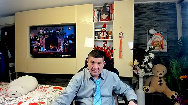 SpartacusDaddy48 online show from April 3, 2026, 8:18 pm