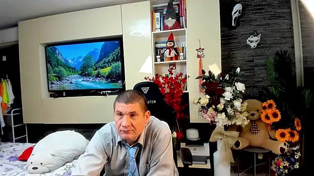 Snapshot of SpartacusDaddy48 chatting on May 16, 2026, 1:13 am SpartacusDaddy48 online show from May 16, 2026, 1:13 am
