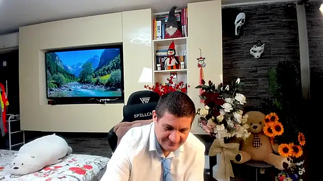 Snapshot of SpartacusDaddy48 chatting on June 1, 2026, 5:03 pm SpartacusDaddy48 online show from June 1, 2026, 5:03 pm