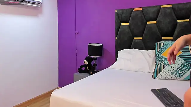 Abby-campbel online show from April 17, 2026, 9:51 pm