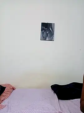 Snapshot of Miss-Hennessy chatting on April 15, 2026, 10:43 pm Miss-Hennessy online show from April 15, 2026, 10:43 pm