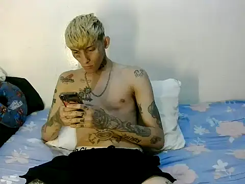 Snapshot of KinkyLatinCock chatting on September 24, 2025, 11:41 pm KinkyLatinCock online show from September 24, 2025, 11:41 pm