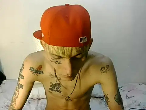 Snapshot of KinkyLatinCock chatting on September 25, 2025, 5:27 pm KinkyLatinCock online show from September 25, 2025, 5:27 pm