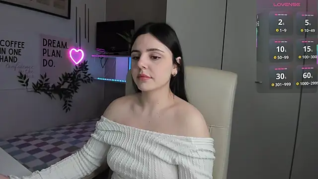 LiaWoow online show from November 25, 2025, 7:41 am