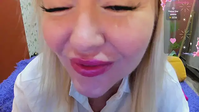 Snapshot of FlirtyMary chatting on April 23, 2026, 10:01 pm FlirtyMary online show from April 23, 2026, 10:01 pm