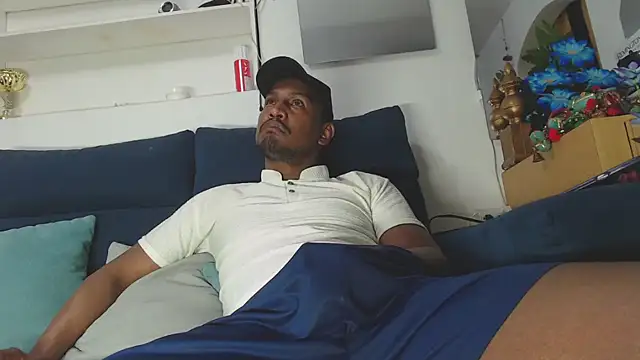 ElCaballeroNegro24 online show from March 13, 2026, 3:57 am