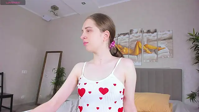 Camilla Kelly online show from April 17, 2026, 1:08 am