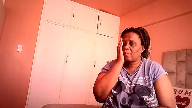 Snapshot of HUGEASSXXXXX chatting on July 4, 2026, 6:30 am HUGEASSXXXXX online show from July 4, 2026, 6:30 am