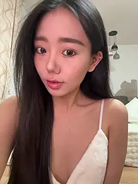 jiajia L online show from November 23, 2025, 2:28 pm