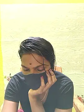 Snapshot of Honey_rosetamil chatting on December 21, 2025, 1:35 am Honey rosetamil online show from December 21, 2025, 1:35 am