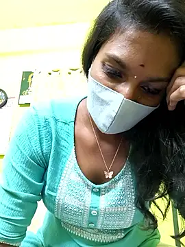 Snapshot of Honey_rosetamil chatting on February 4, 2026, 6:25 pm Honey rosetamil online show from February 4, 2026, 6:25 pm