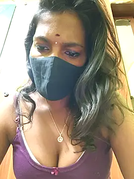 Snapshot of Honey_rosetamil chatting on February 17, 2026, 12:18 am Honey rosetamil online show from February 17, 2026, 12:18 am