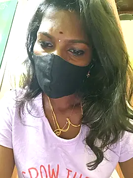 Snapshot of Honey_rosetamil chatting on February 18, 2026, 11:33 pm Honey rosetamil online show from February 18, 2026, 11:33 pm