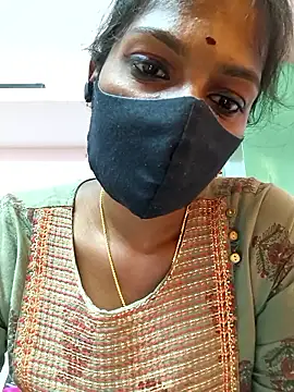 Snapshot of Honey_rosetamil chatting on March 6, 2026, 10:12 am Honey rosetamil online show from March 6, 2026, 10:12 am