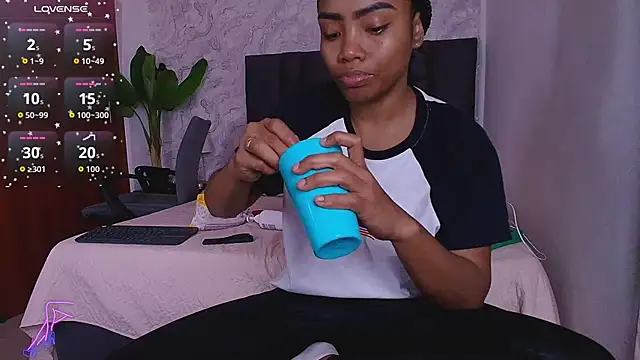 mishell- online show from October 16, 2025, 7:04 pm