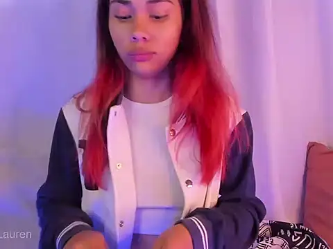 Laurenn 2 online show from November 15, 2025, 5:20 pm