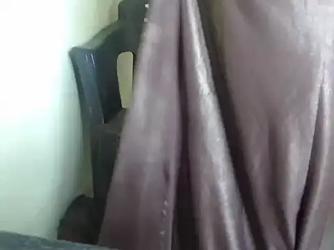 Snapshot of Hot_Rose2 chatting on April 13, 2026, 2:39 am Hot Rose2 online show from April 13, 2026, 2:39 am