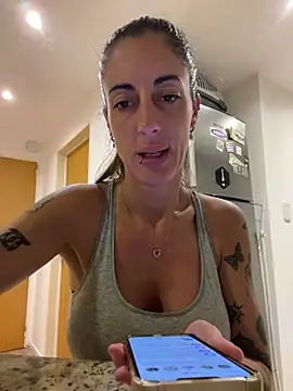 ferchule7 online show from April 15, 2026, 12:50 am