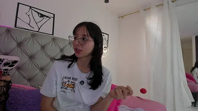 Naughty Couple83 online show from March 31, 2026, 7:36 pm